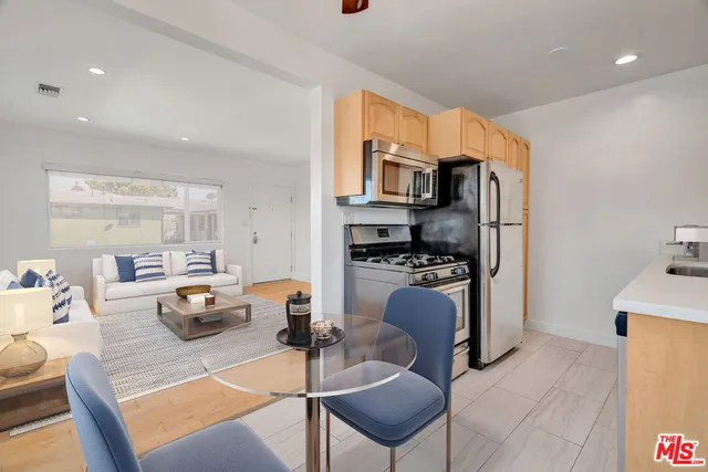 $3,950 | 119 Paloma Avenue, Unit M, Venice, CA 90291