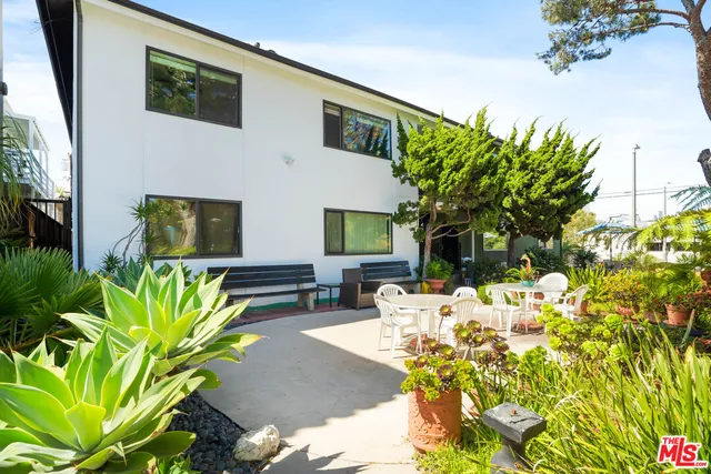 $3,950 | 119 Paloma Avenue, Unit M, Venice, CA 90291