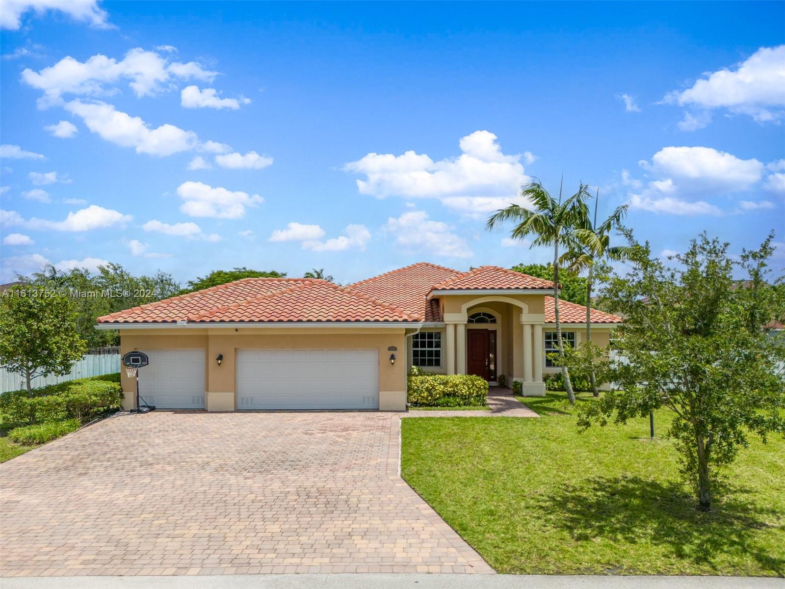 13313 Southwest 210th Street Miami, FL 33177 - Photo 4 of 68 Gallery Image 4