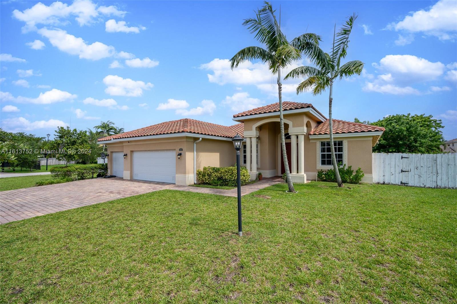 13313 Southwest 210th Street Miami, FL 33177 - Photo 5 of 68 Gallery Image 5