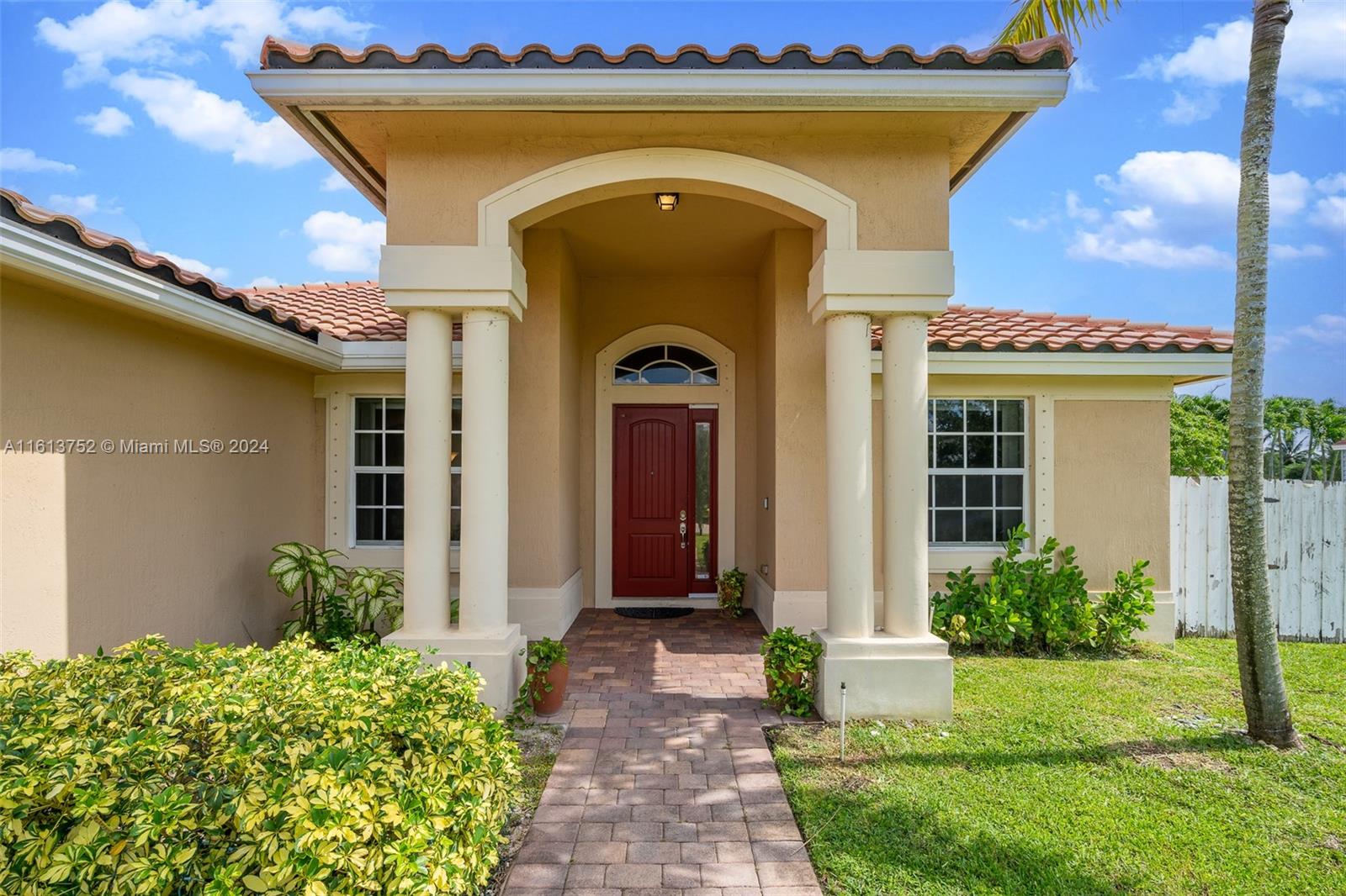 13313 Southwest 210th Street Miami, FL 33177 - Photo 7 of 68 Gallery Image 7