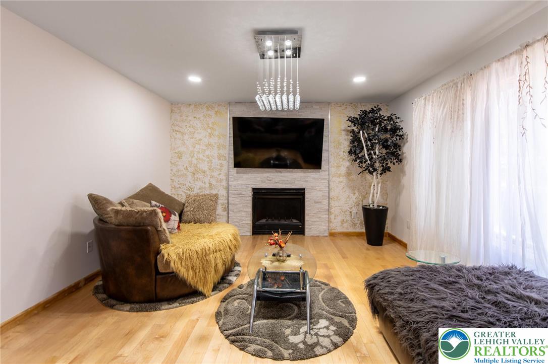 27 Brunswick Dr Mount Mount Pocono, PA 18344 - Photo 17 of 35