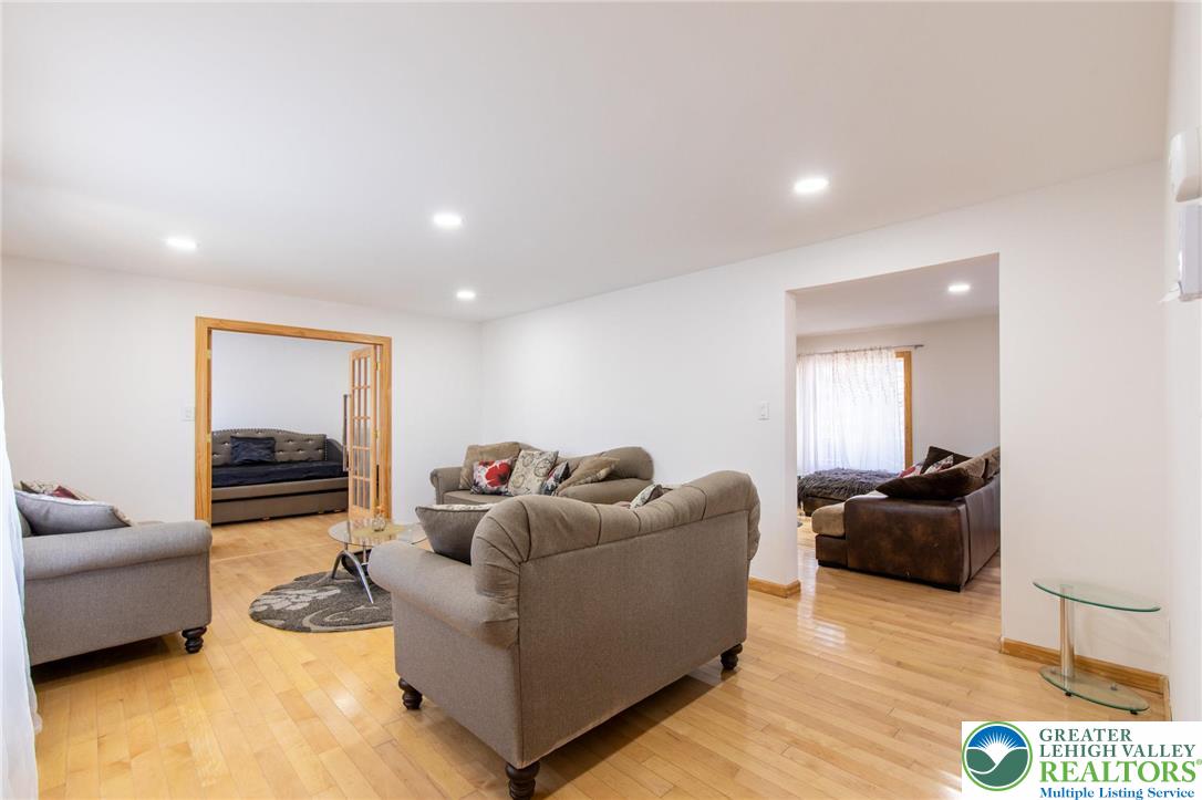 27 Brunswick Dr Mount Mount Pocono, PA 18344 - Photo 19 of 35