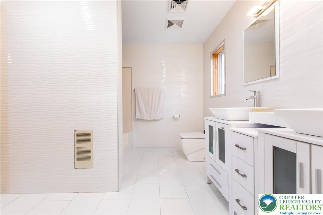 27 Brunswick Dr Mount Mount Pocono, PA 18344 - Photo 26 of 35