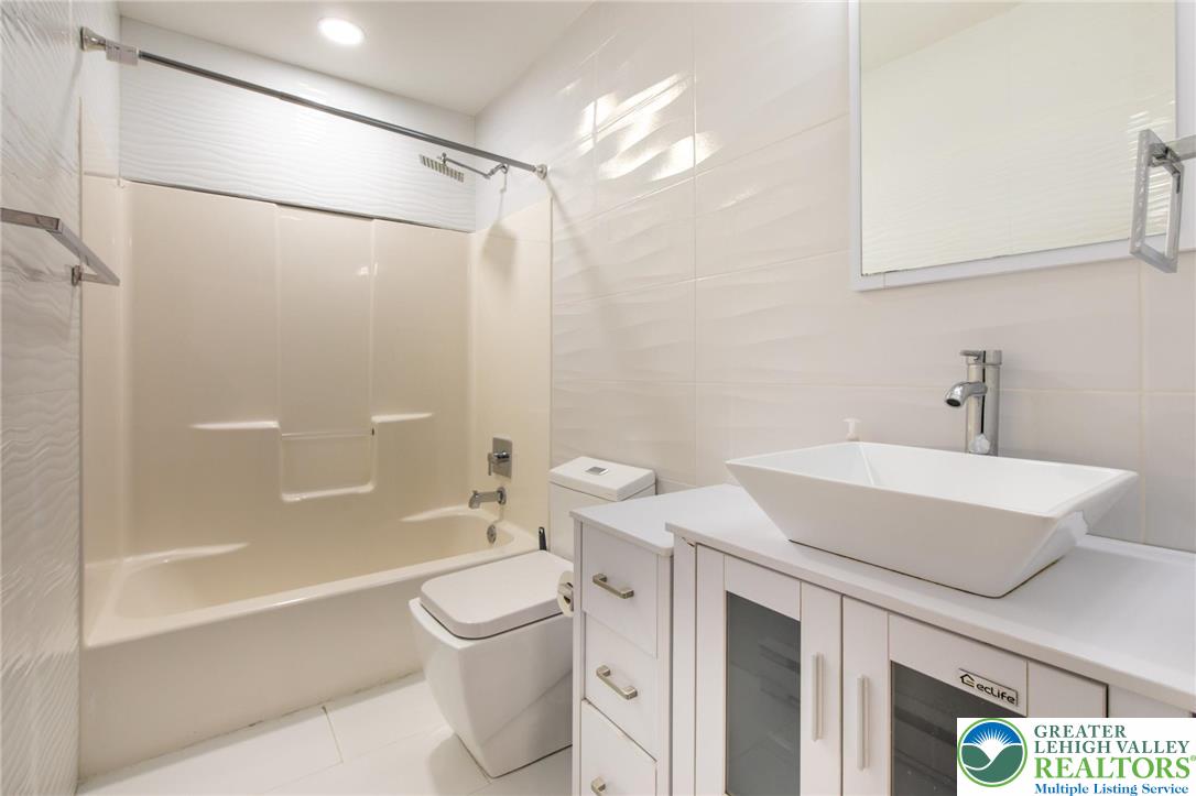 27 Brunswick Dr Mount Mount Pocono, PA 18344 - Photo 33 of 35