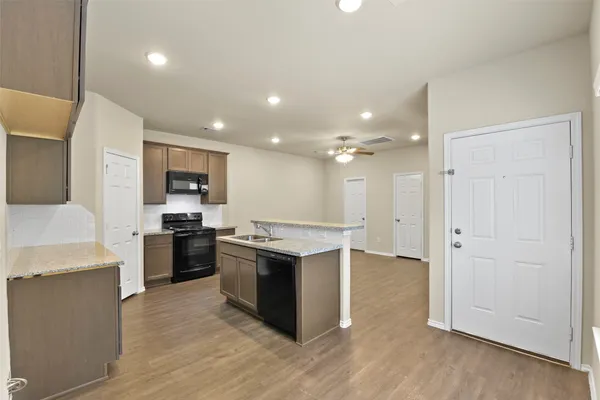 $1,195 | 9650 Warm Spring, Willis, TX 77318