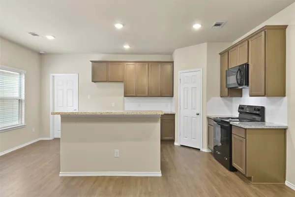 $1,195 | 9650 Warm Spring, Willis, TX 77318