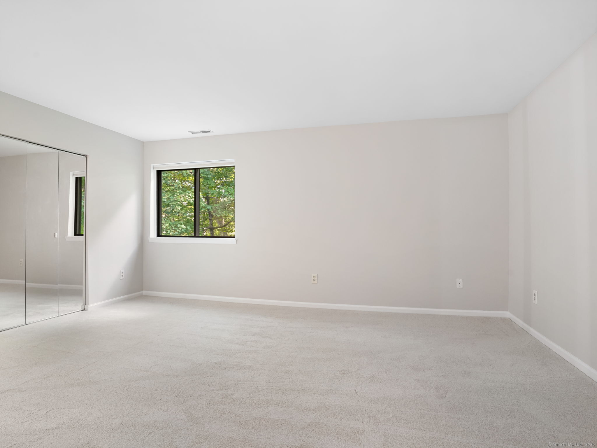 123 Old Belden Hill Road, Unit 40 Norwalk, CT 06850 - Photo 14 of 26 Primary Bedroom