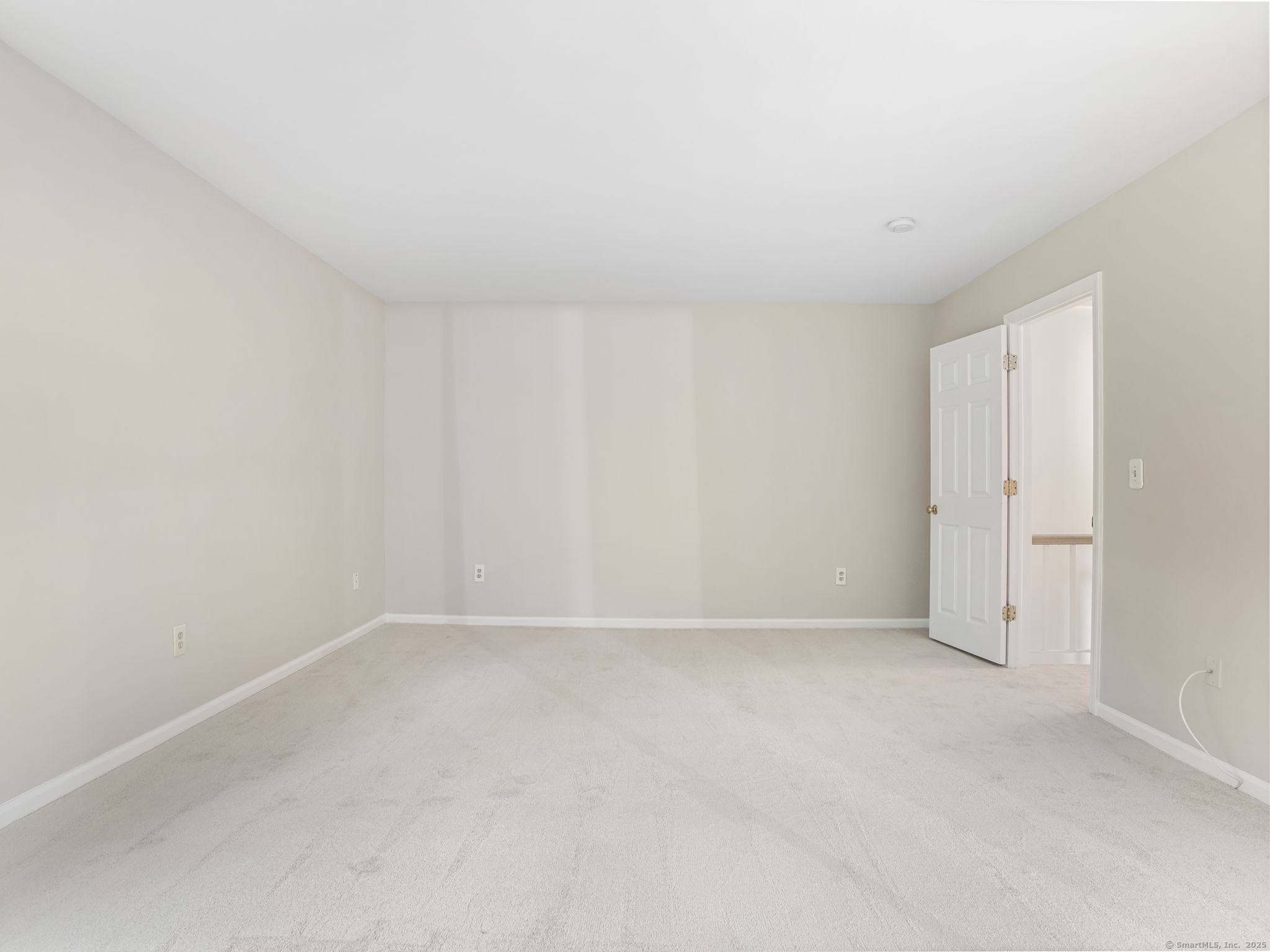 123 Old Belden Hill Road, Unit 40 Norwalk, CT 06850 - Photo 16 of 26 Primary Bedroom