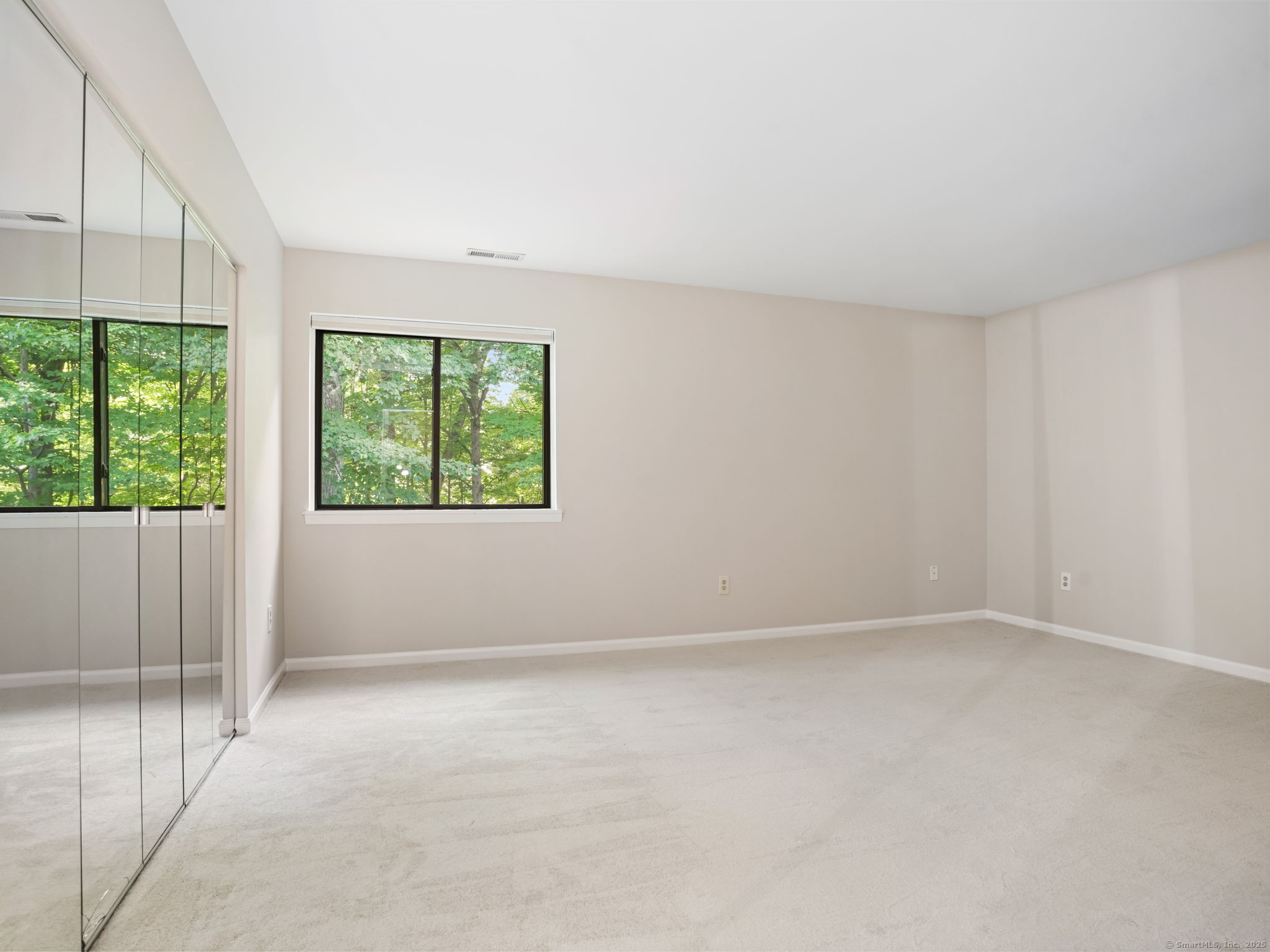 123 Old Belden Hill Road, Unit 40 Norwalk, CT 06850 - Photo 17 of 26 Primary Bedroom