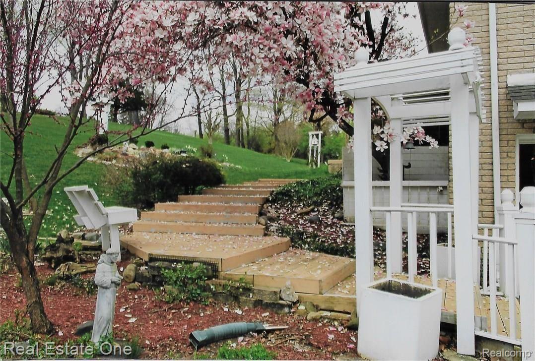 25768 Farmington Road Farmington, MI 48336 - Photo 30 of 37 Scan_20170526.jpg