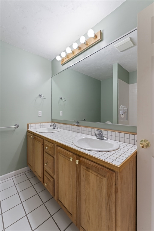 28 Vincent Road Mendon, MA 01756 - Photo 34 of 42