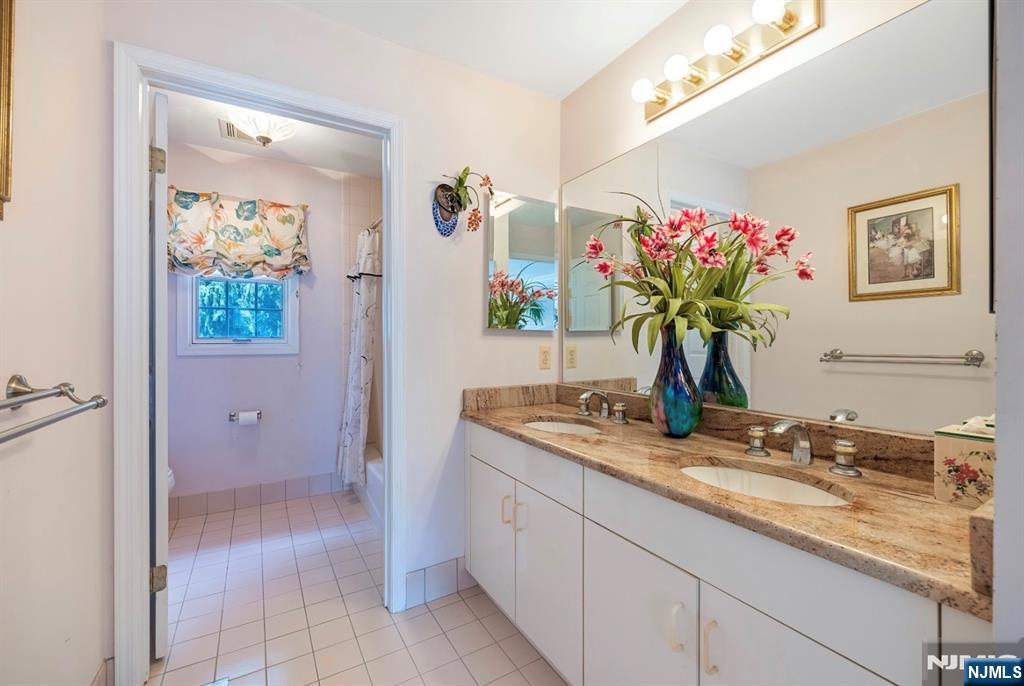163 Rutherford Road Mahwah, NJ 07430 - Photo 24 of 47 Gallery Image 24