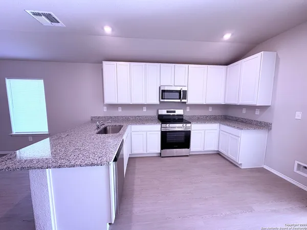 $1,650 | 729 Canyon View, Seguin, TX 78155