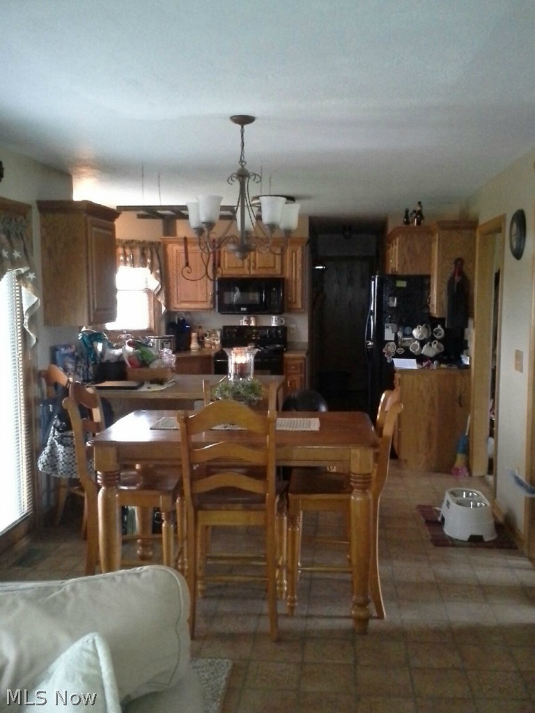 28494 Hartley Road Beloit, OH 44609 - Photo 4 of 22