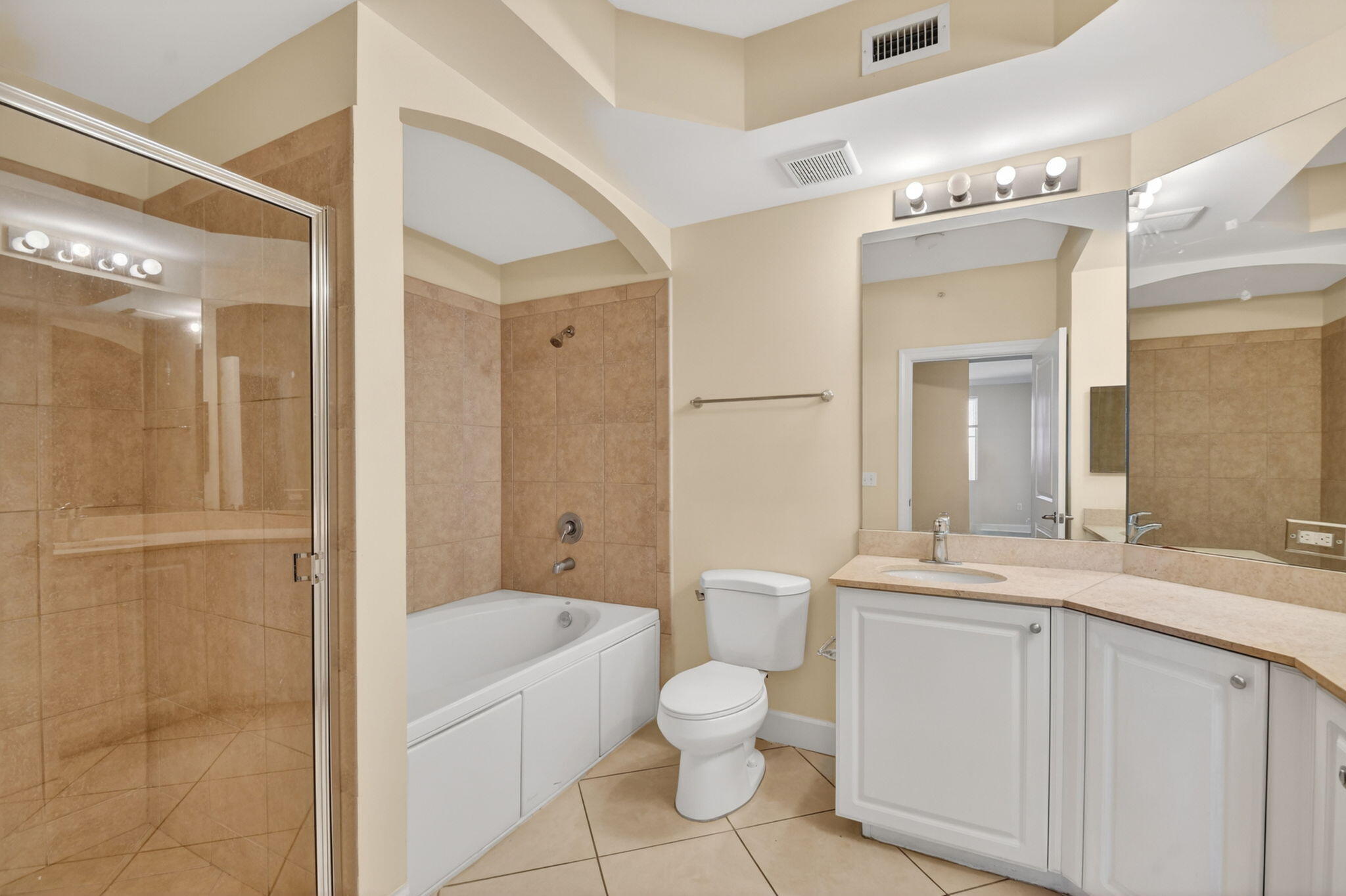 1660 Renaissance Commons Boulevard, Unit 2517 Boynton Beach, FL 33426 - Photo 21 of 93 30-web-or-mls-DSC_7099