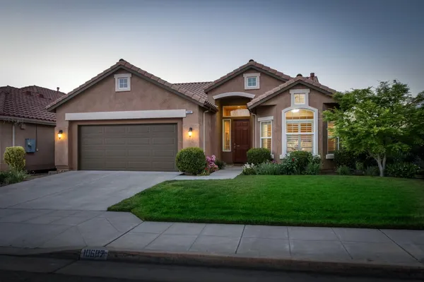 $549,000 | 10687 North Tea Party Lane, Fresno, CA 93730
