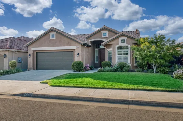 $549,000 | 10687 North Tea Party Lane, Fresno, CA 93730
