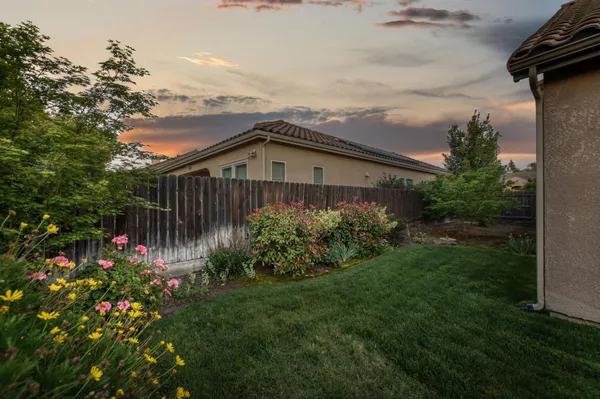 $549,000 | 10687 North Tea Party Lane, Fresno, CA 93730
