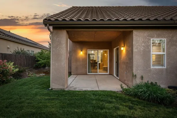 $549,000 | 10687 North Tea Party Lane, Fresno, CA 93730