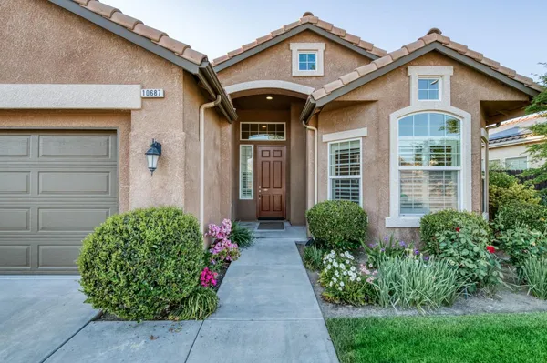 $549,000 | 10687 North Tea Party Lane, Fresno, CA 93730