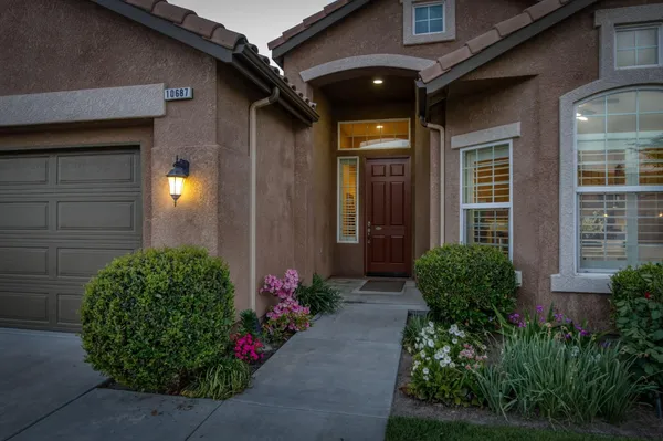 $549,000 | 10687 North Tea Party Lane, Fresno, CA 93730