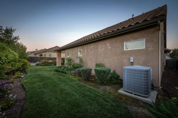 $549,000 | 10687 North Tea Party Lane, Fresno, CA 93730