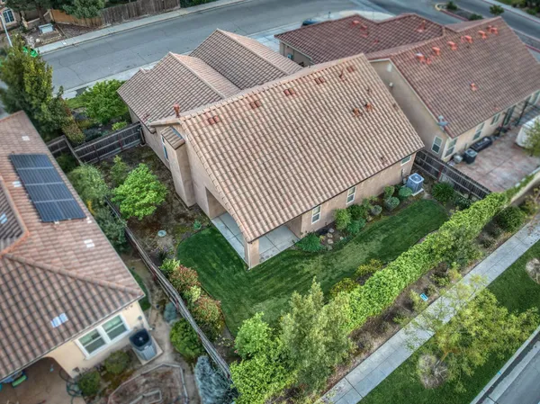 $549,000 | 10687 North Tea Party Lane, Fresno, CA 93730