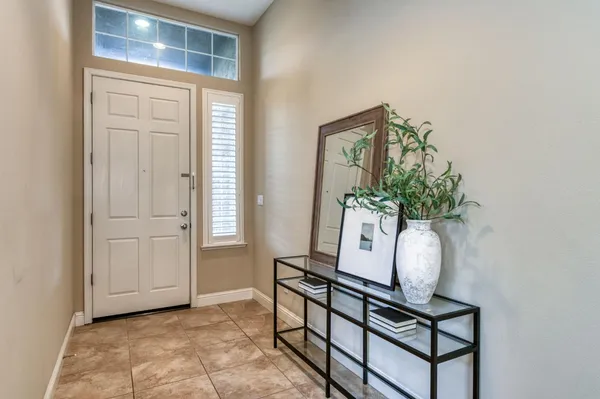 $549,000 | 10687 North Tea Party Lane, Fresno, CA 93730