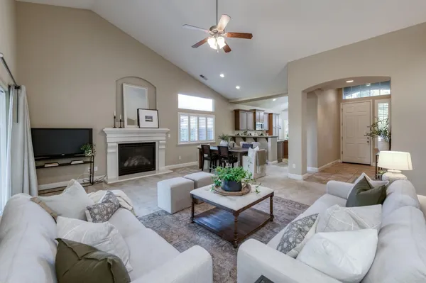 $549,000 | 10687 North Tea Party Lane, Fresno, CA 93730