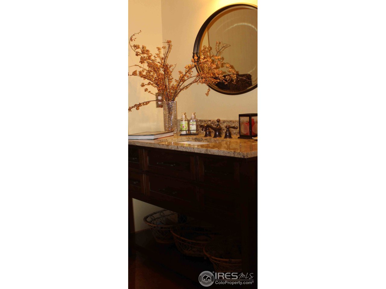 9257 Gunbarrel Ridge Road Boulder, CO 80301 - Photo 14 of 21 a bathroom with a sink and a mirror