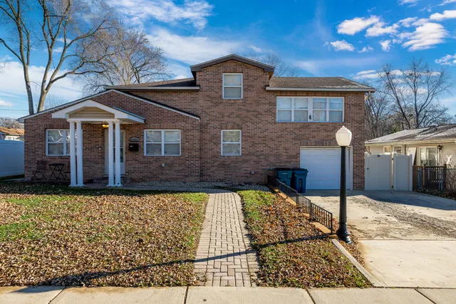 $334,900 | 1585 Charles Drive, Glendale Heights, IL 60139