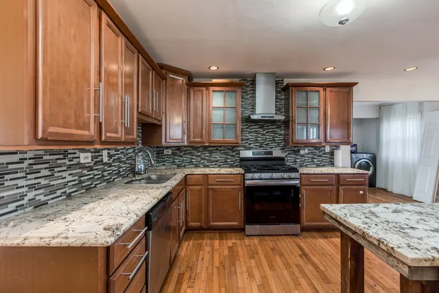 $334,900 | 1585 Charles Drive, Glendale Heights, IL 60139