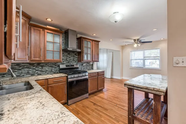 $334,900 | 1585 Charles Drive, Glendale Heights, IL 60139