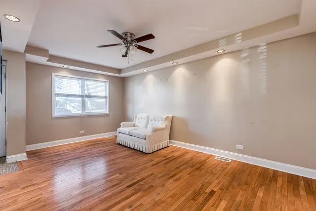 $334,900 | 1585 Charles Drive, Glendale Heights, IL 60139