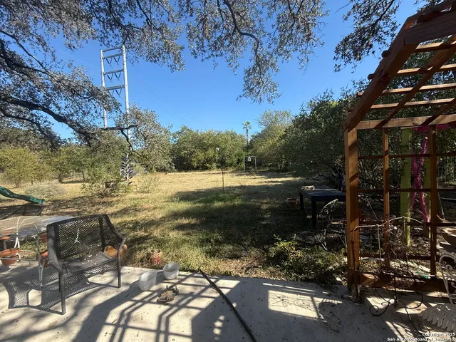 $630,000 | 405 Fox Hall Lane, Castle Hills, TX 78213