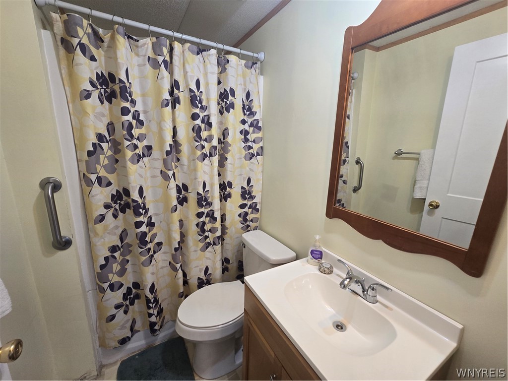12507 Ridge Road Ridgeway, NY 14103 - Photo 11 of 22 full bathroom (shower)