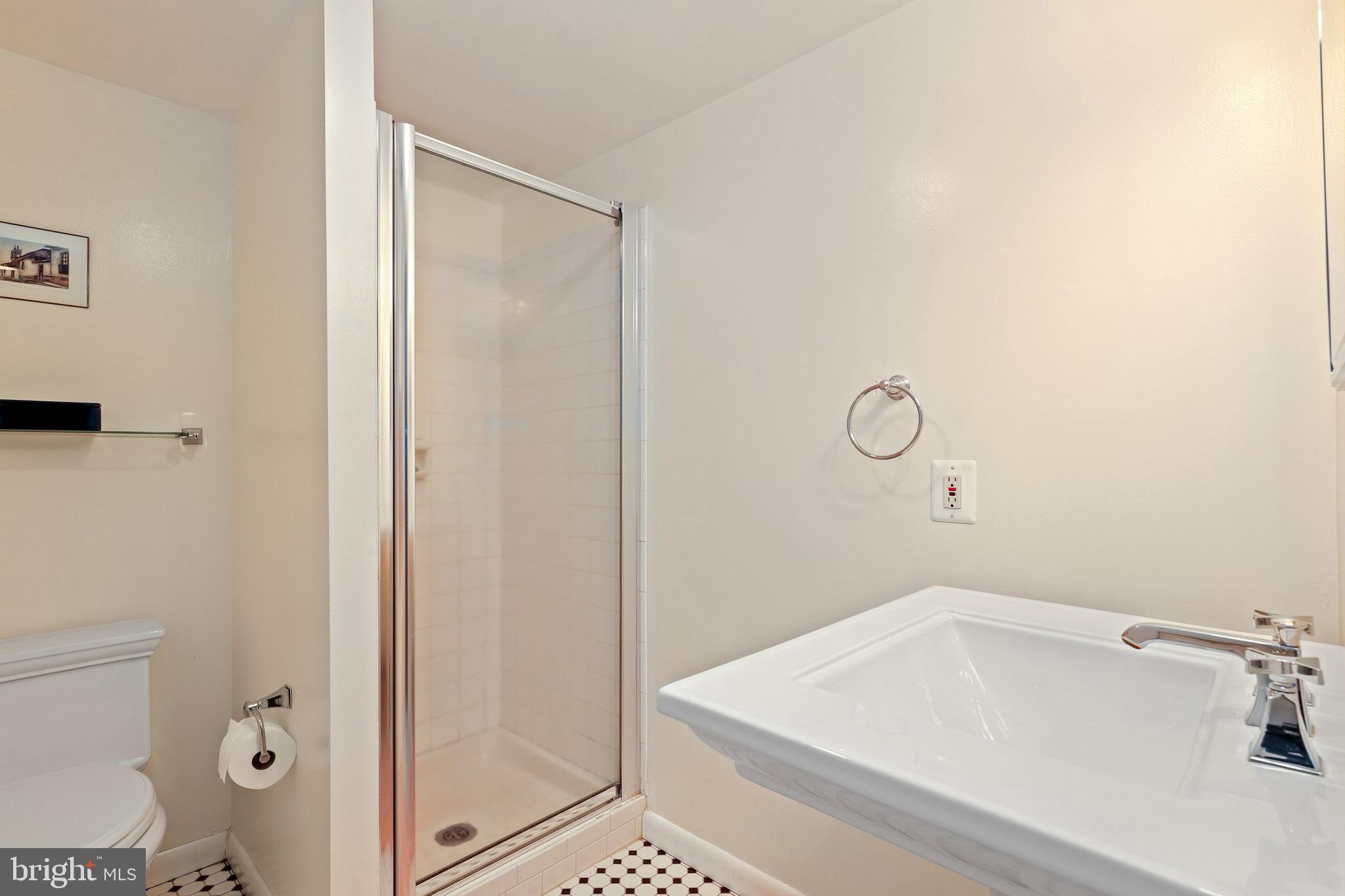 1616 North Glebe Road Arlington, VA 22207 - Photo 33 of 54