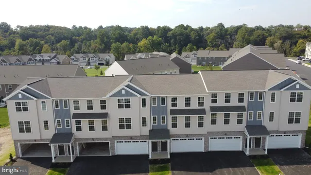 $2,195 | 1851 Shady Lane, Mechanicsburg, PA 17055