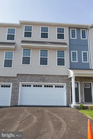 $2,195 | 1851 Shady Lane, Mechanicsburg, PA 17055