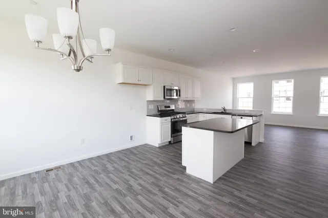 $2,195 | 1851 Shady Lane, Mechanicsburg, PA 17055