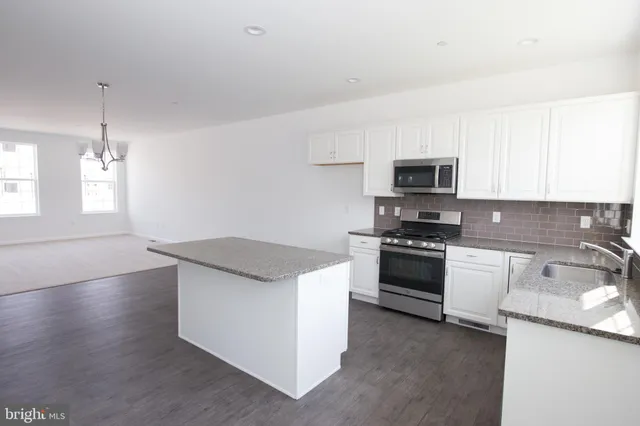 $2,195 | 1851 Shady Lane, Mechanicsburg, PA 17055