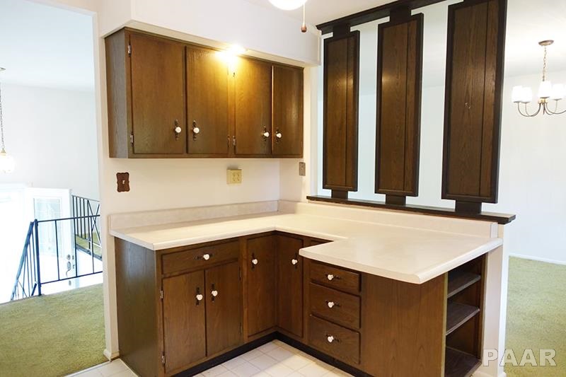 6240 North Hamilton Road Peoria, IL 61614 - Photo 12 of 33 Gallery Image 12