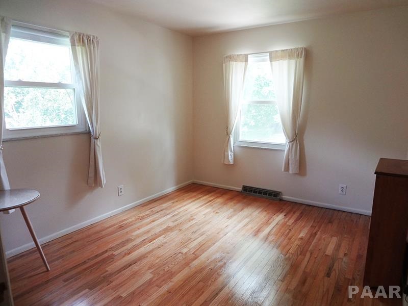 6240 North Hamilton Road Peoria, IL 61614 - Photo 15 of 33 Gallery Image 15
