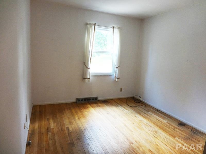 6240 North Hamilton Road Peoria, IL 61614 - Photo 16 of 33 Gallery Image 16