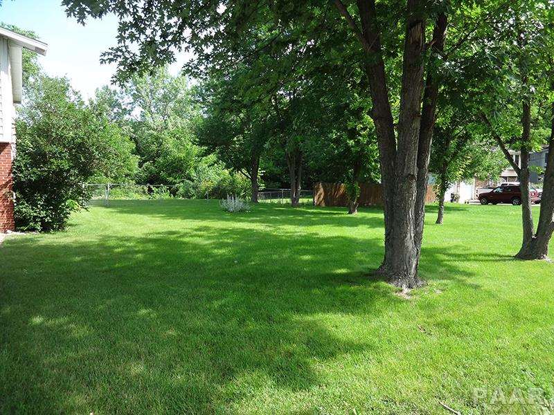 6240 North Hamilton Road Peoria, IL 61614 - Photo 27 of 33 Gallery Image 27