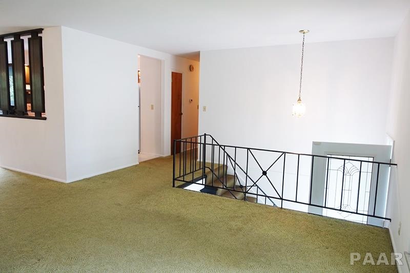 6240 North Hamilton Road Peoria, IL 61614 - Photo 5 of 33 Gallery Image 5
