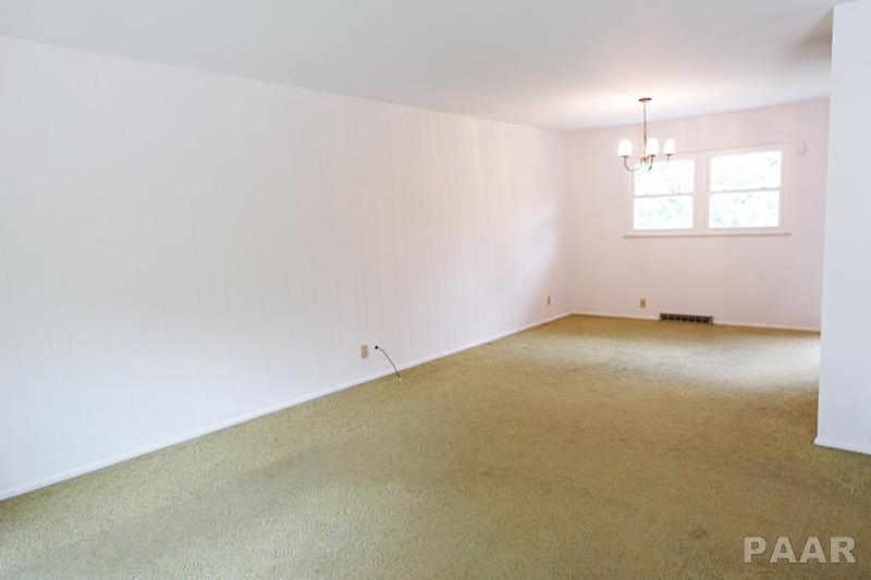 6240 North Hamilton Road Peoria, IL 61614 - Photo 8 of 33 Gallery Image 8