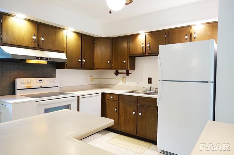 6240 North Hamilton Road Peoria, IL 61614 - Photo 10 of 33 Gallery Image 10