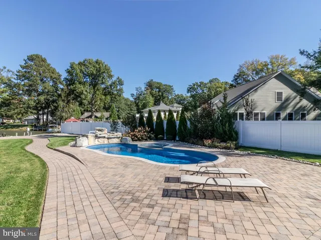 $1,799,000 | 30859 Edgewater Drive, Lewes, DE 19958
